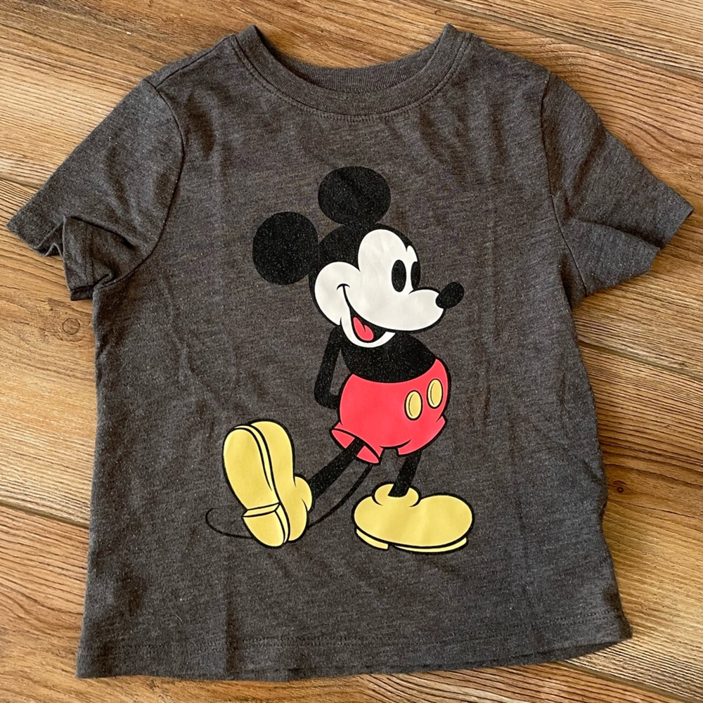 Old Navy Gray Short Sleeve Disney Mickey Mouse T-Shirt. Boys size 3T.